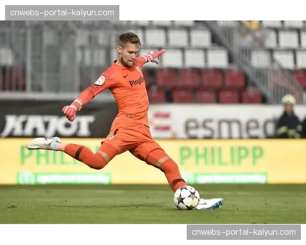 塞维利亚体育总监蒙奇谈夏窗计划：将继续注重性价比引援